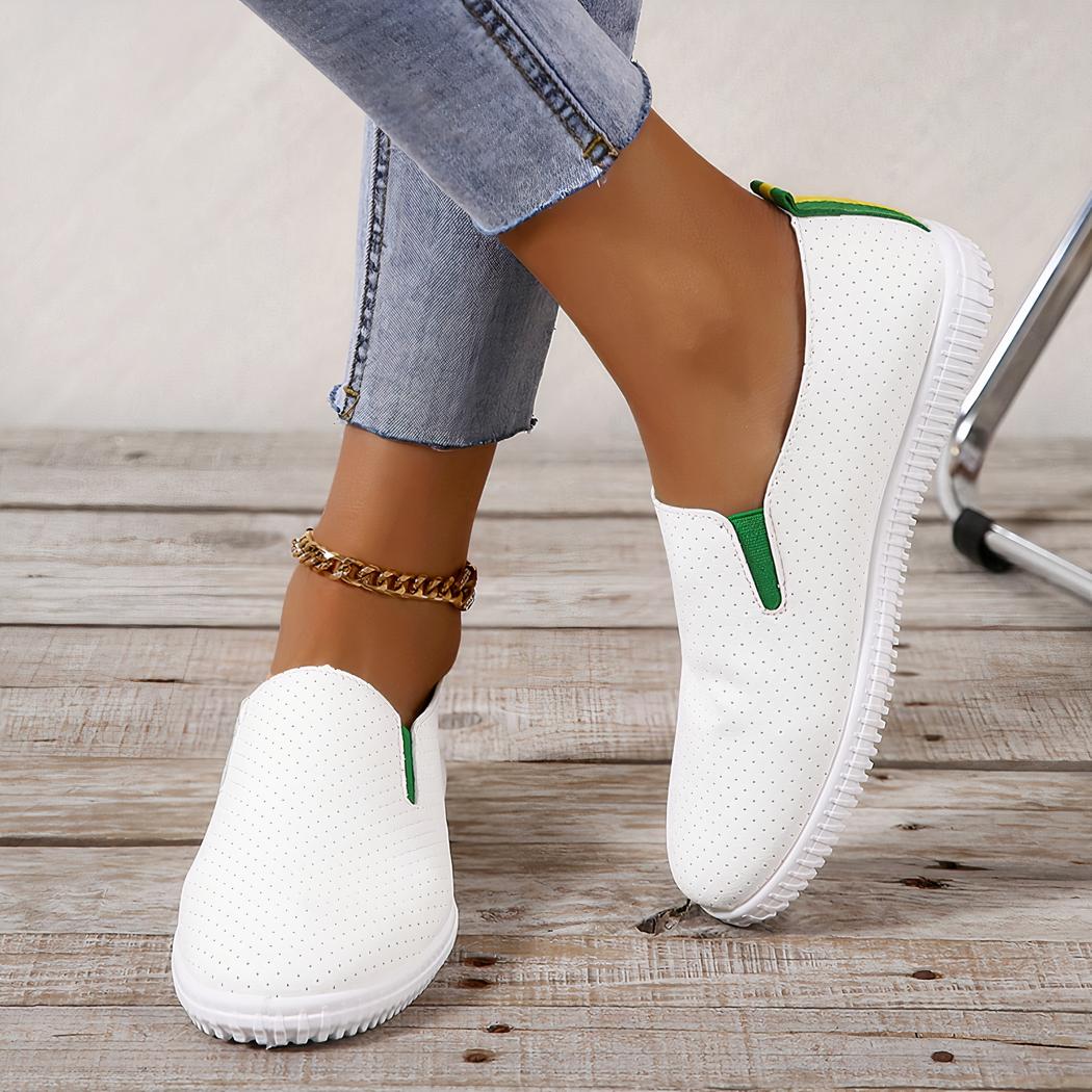 Mocassins souples perforés en cuir blanc