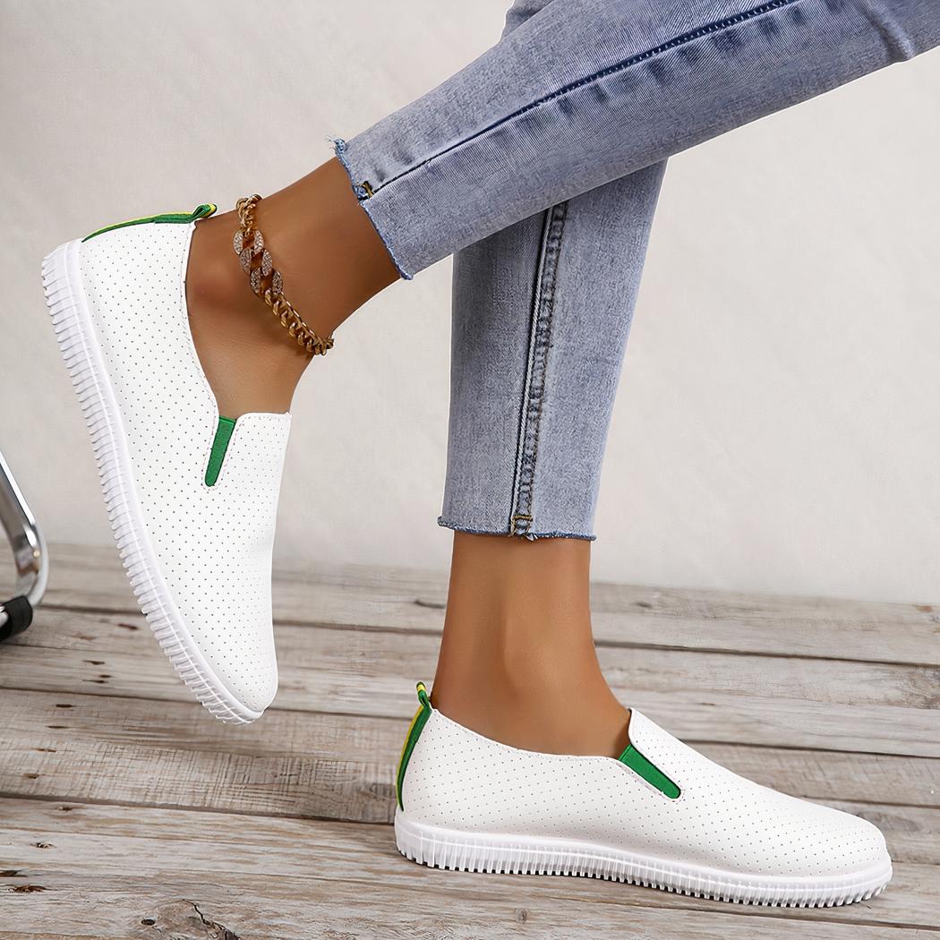 Mocassins souples perforés en cuir blanc