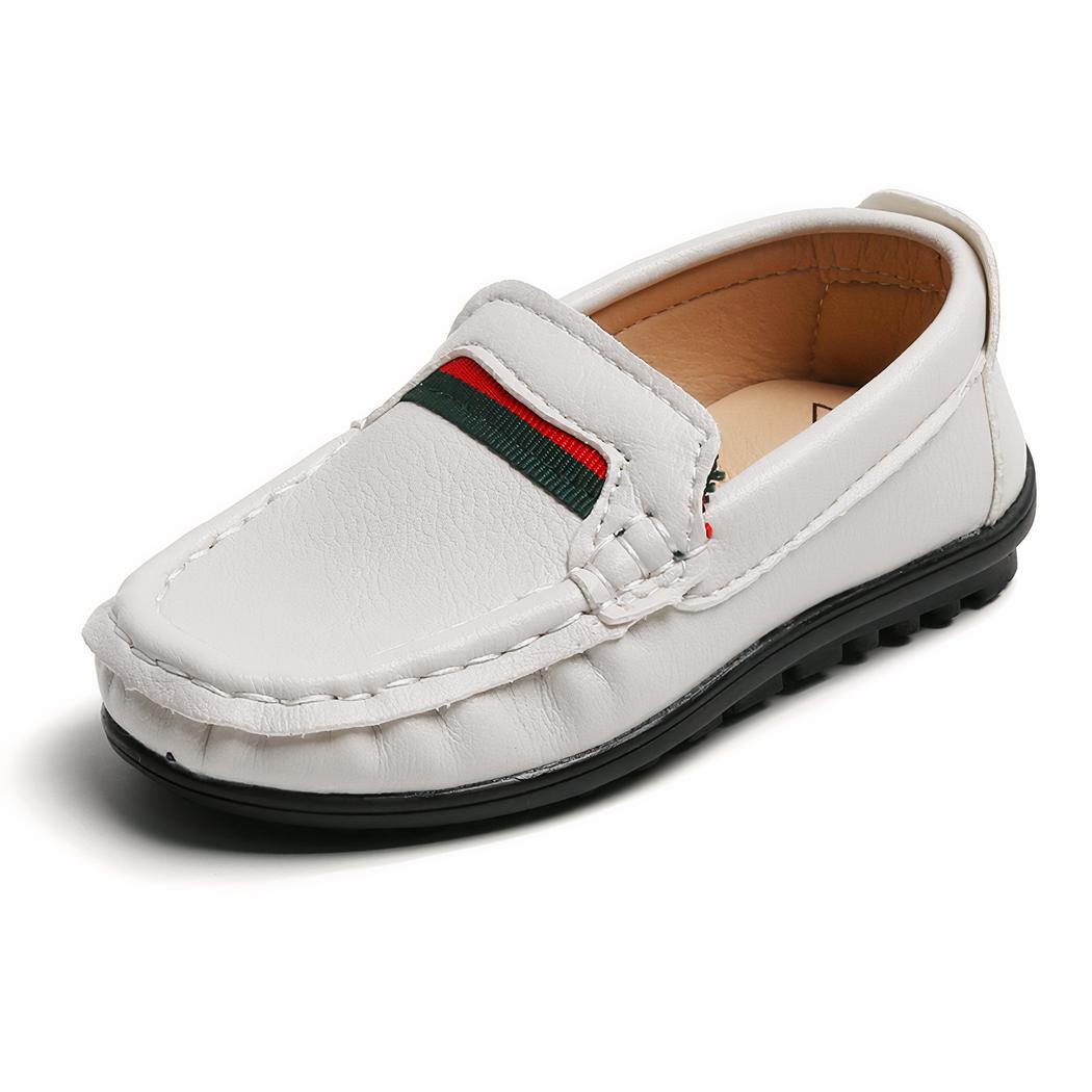 Mocassins souples en cuir avec un design rouge et vert pour garçons
