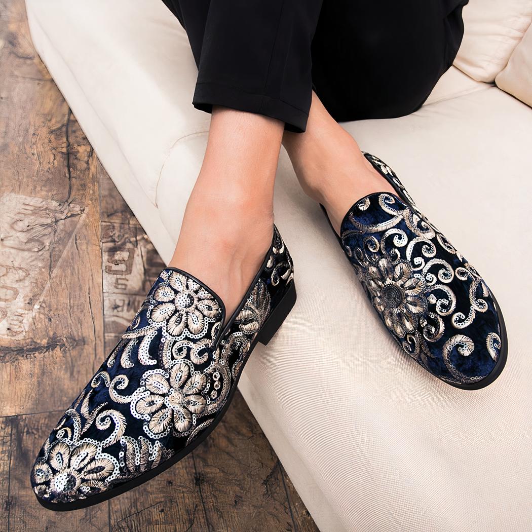 Mocassins effet velours brillant avec broderie fleurie et sequins