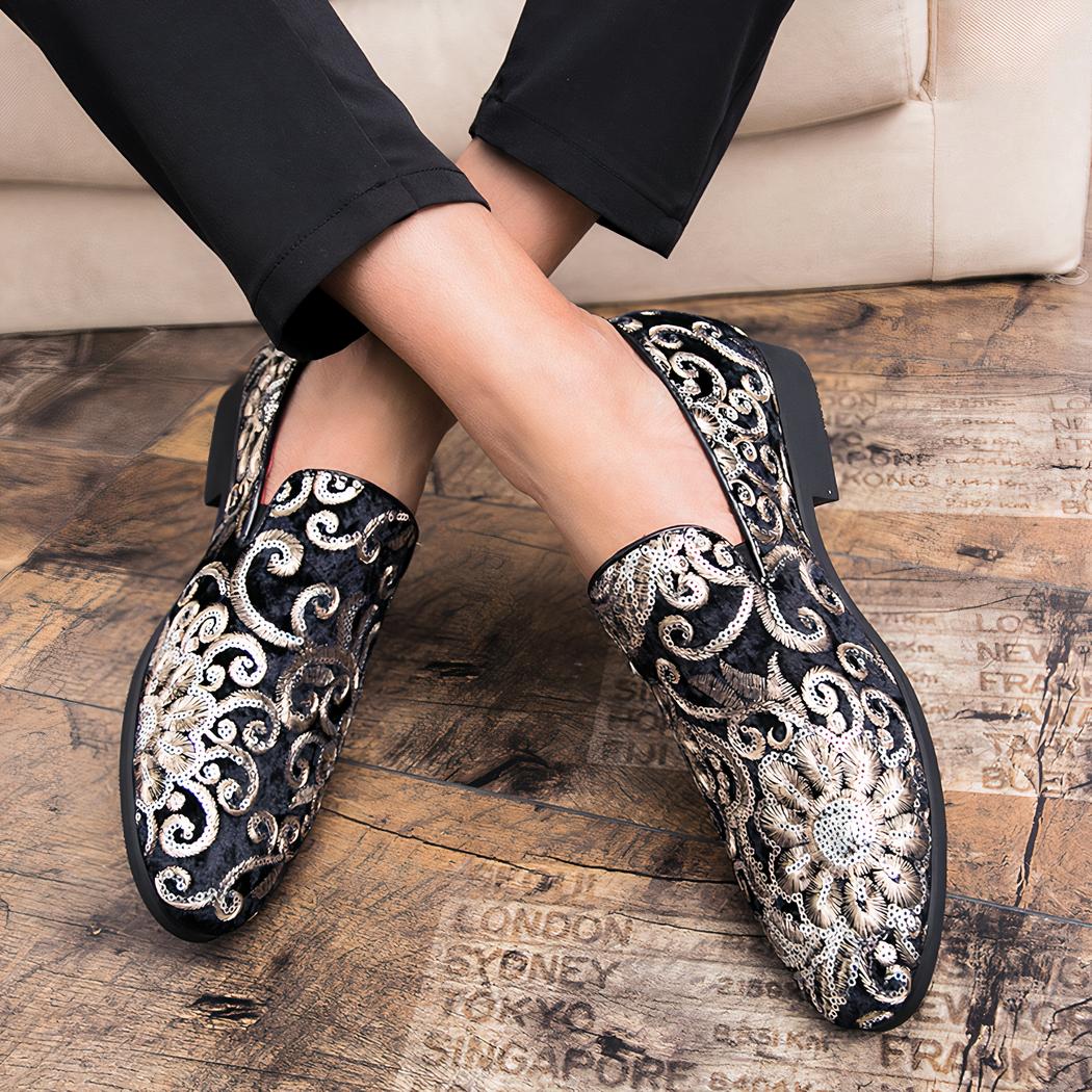 Mocassins effet velours brillant avec broderie fleurie et sequins