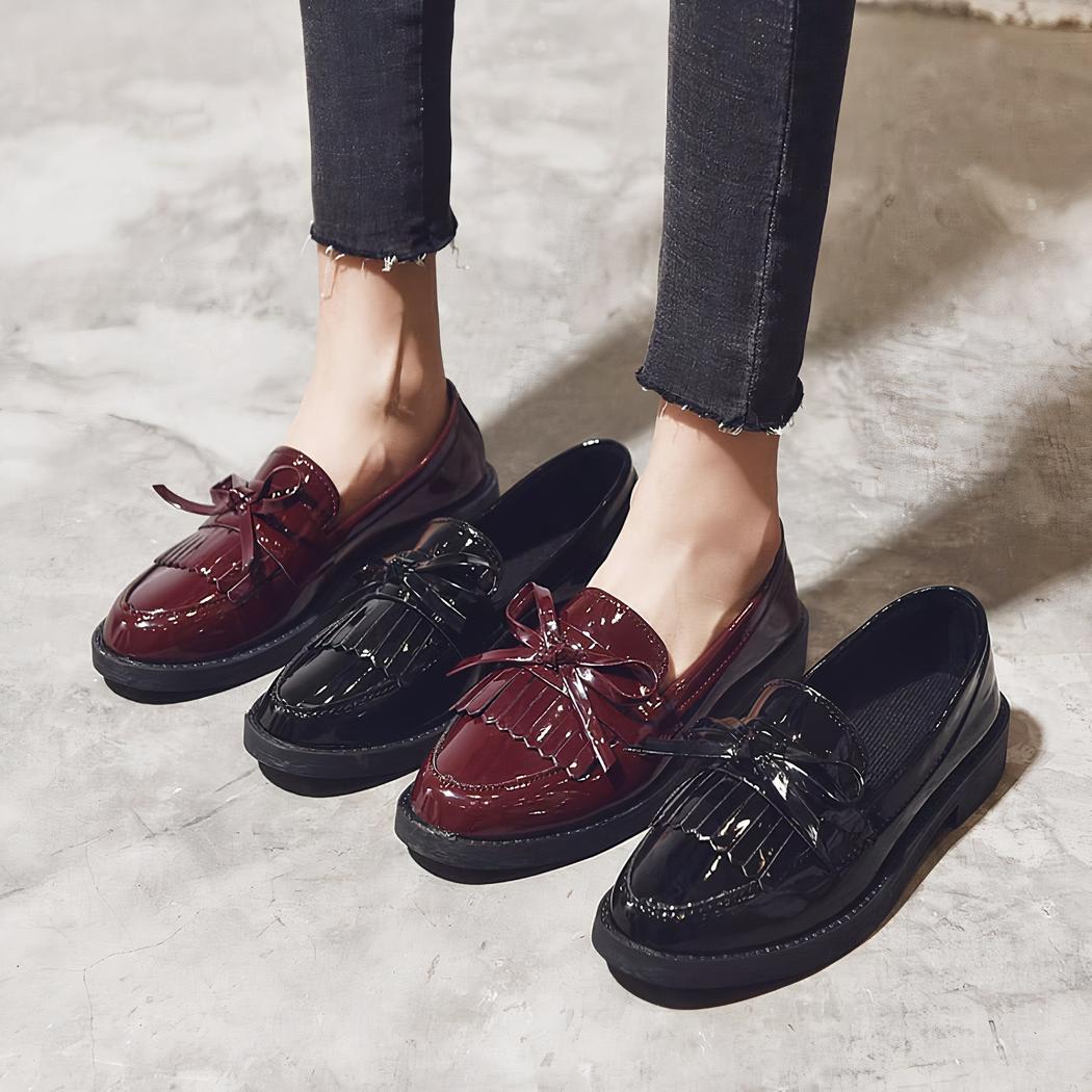 Mocassins vernis à franges pour femme