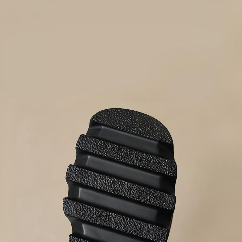 Mocassins vernis à semelle épaisse et grosse boucle