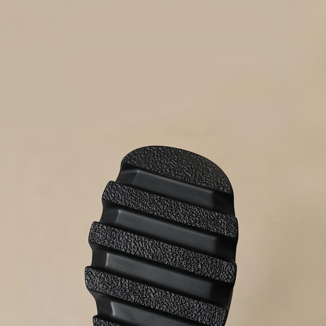 Mocassins vernis à semelle épaisse et grosse boucle