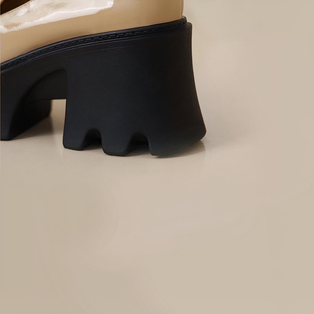 Mocassins vernis à semelle épaisse et grosse boucle