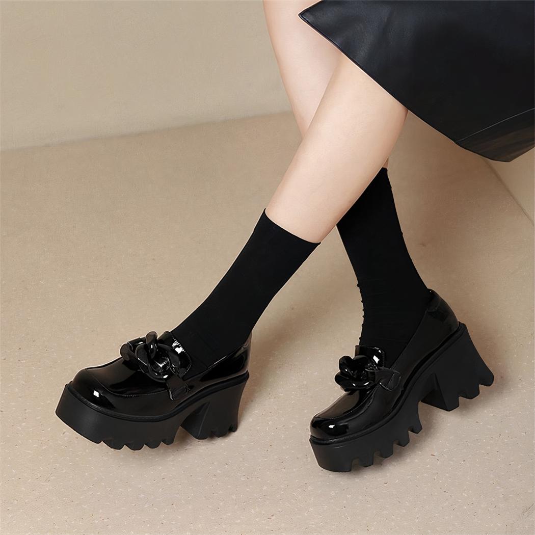 Mocassins vernis à semelle épaisse et grosse boucle