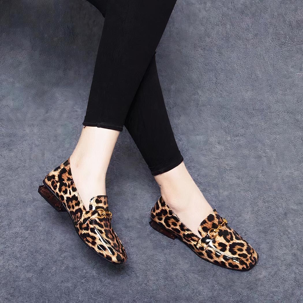Mocassins vernis léopard à talons carrés pour femmes