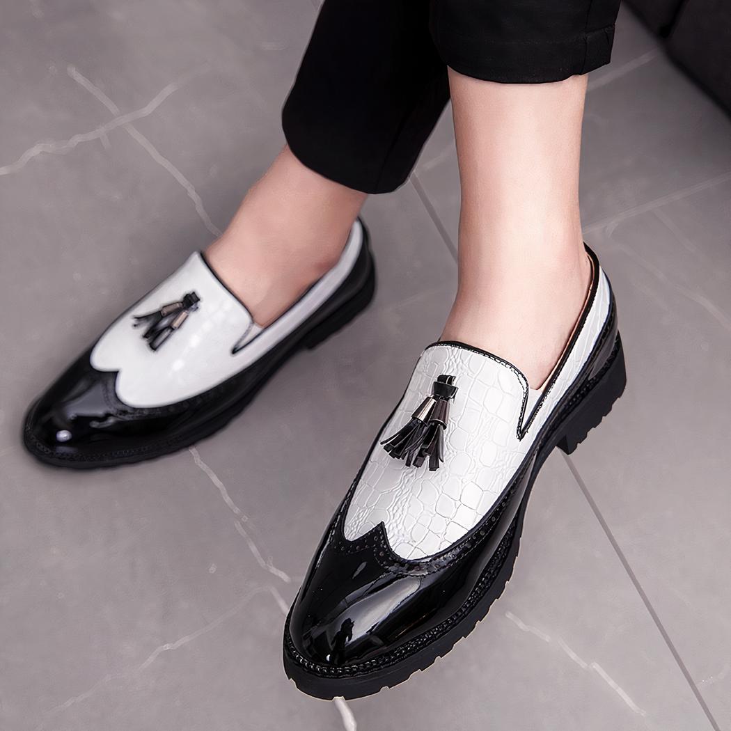 Mocassins à glands vernis noir et blanc pour homme