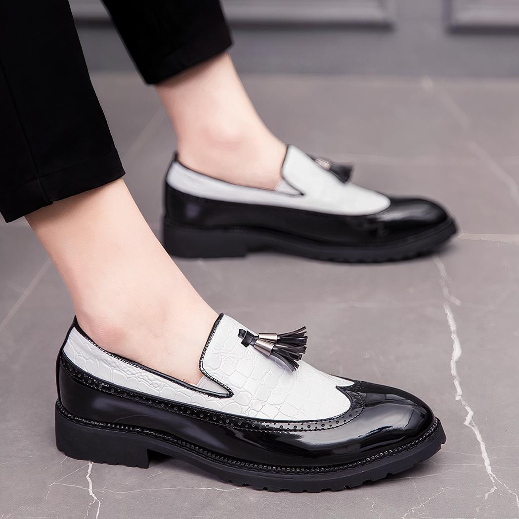 Mocassins à glands vernis noir et blanc pour homme