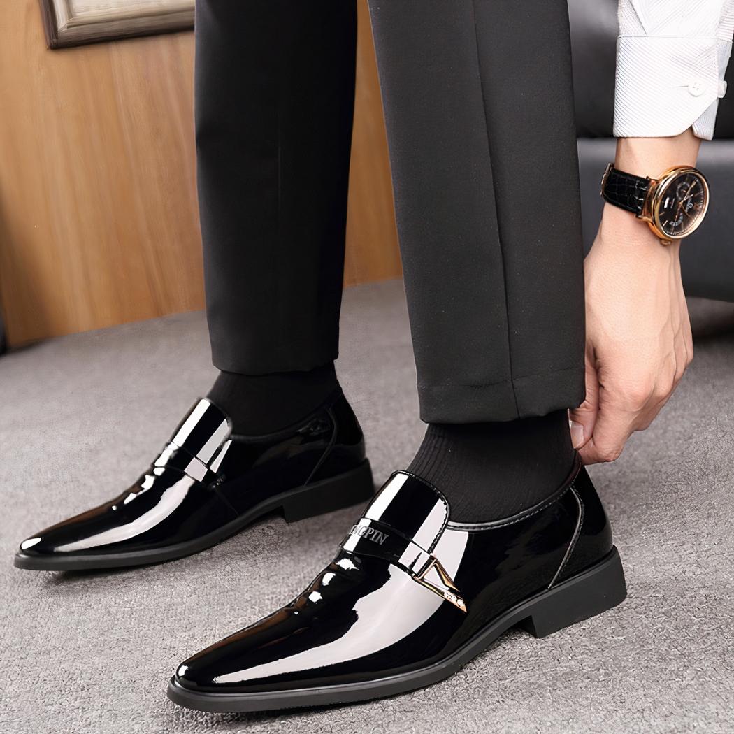 Mocassins vernis noirs de luxe