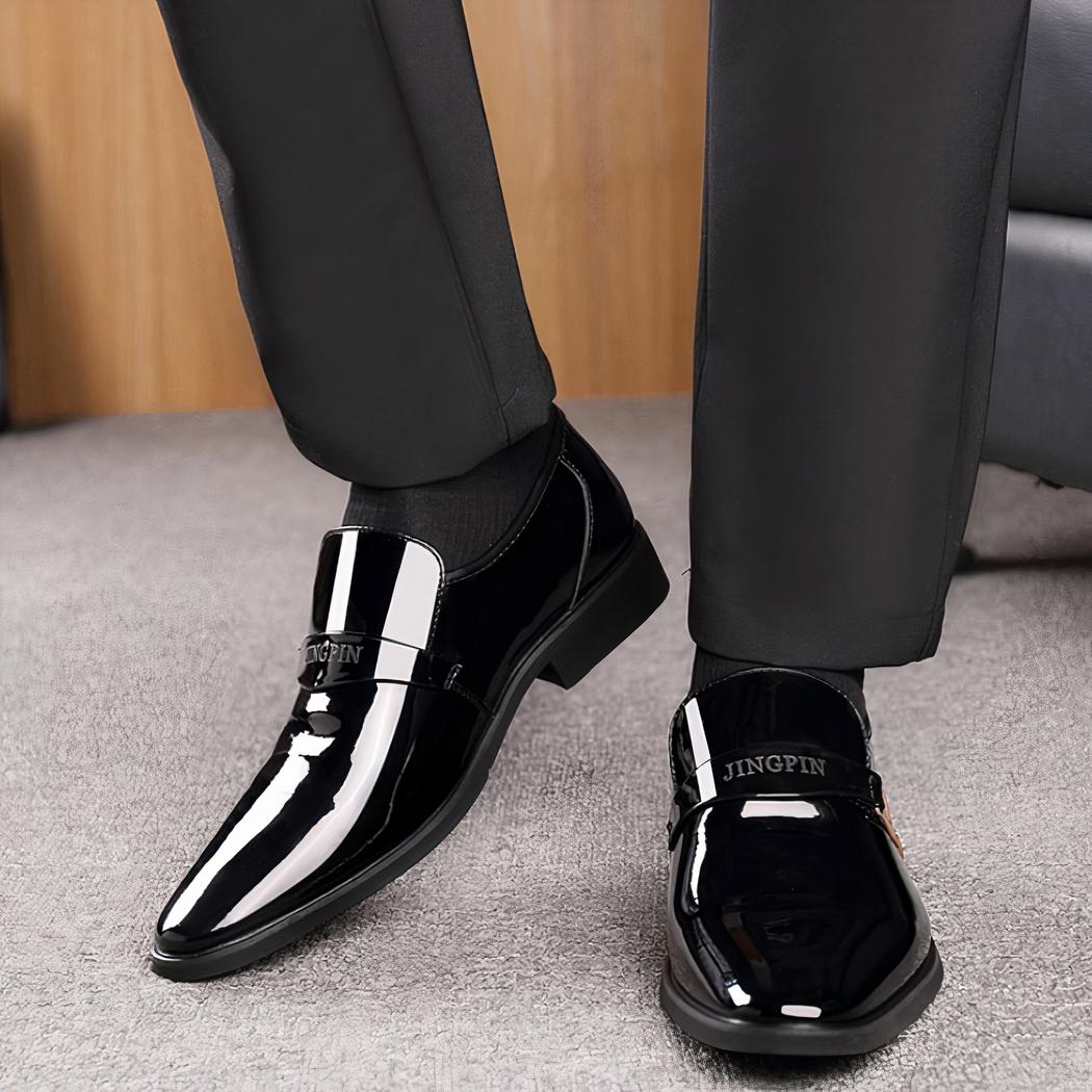 Mocassins vernis noirs de luxe