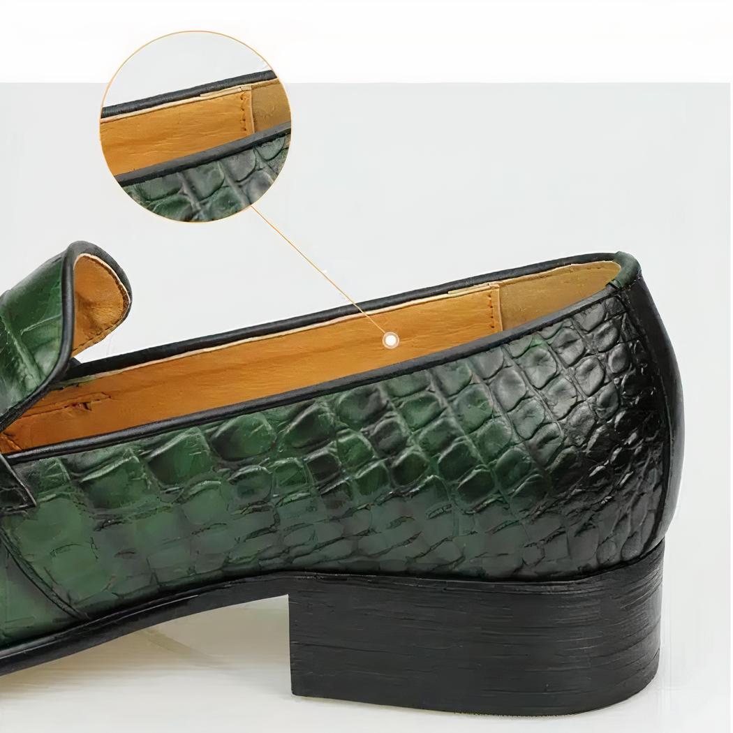 Mocassins verts pointus en cuir effet croco