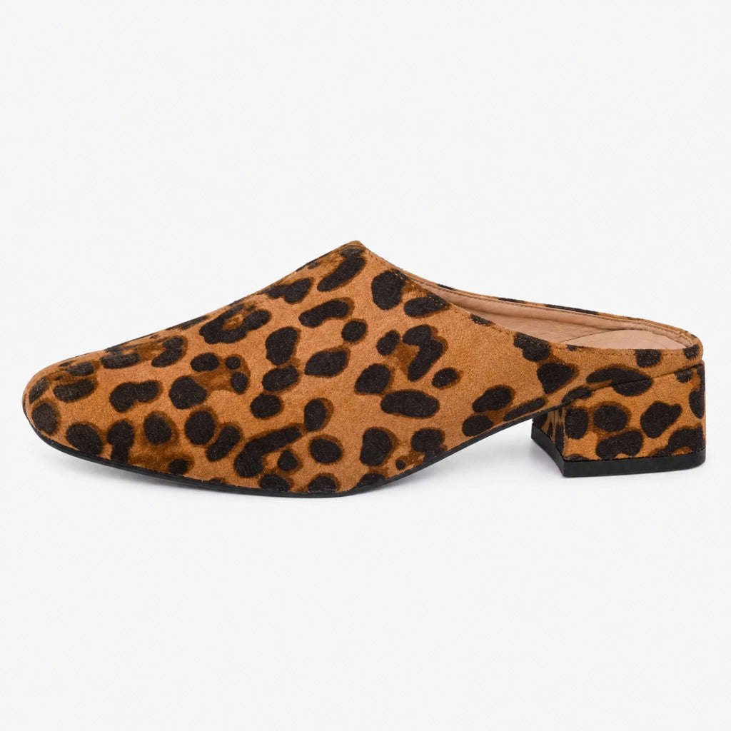 Mules mocassins léopard femme talon carré confort - Fond neutre