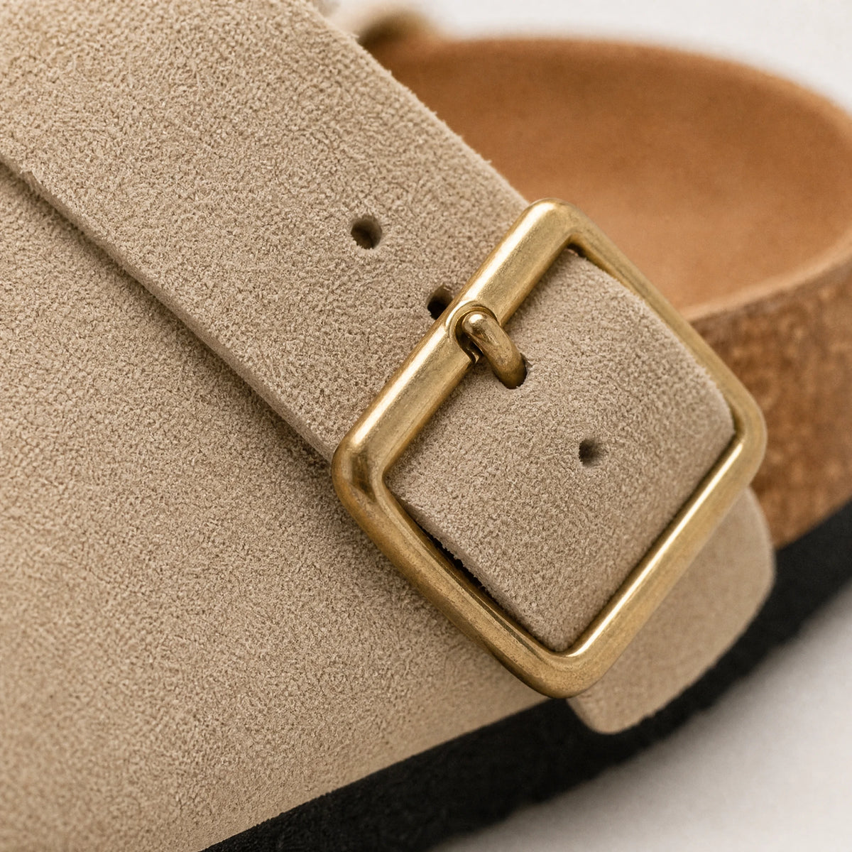 Sabots Mules Beiges à Boucle Unisexe - Détail matière