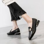 mocassin noir à talon