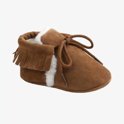 mocassin marron en faux daim avec de la moumoute à l'intérieur