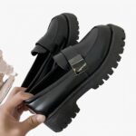 Mocassins de style britannique noirs à plateforme pour femmes