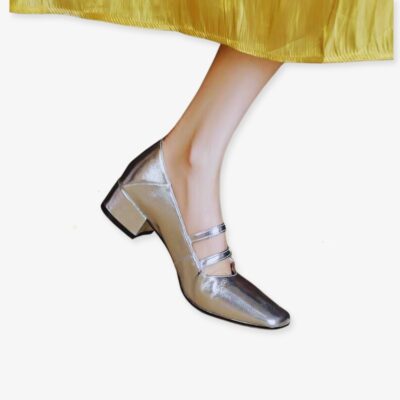 Mocassin-ballerine-vernis-a-boucles-avec-petit-talon