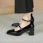 Mocassin style ballerine vernis à talon avec deux brides