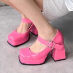 Mocassin mary janes vernis avec un gros talon carré et semelle épaisse