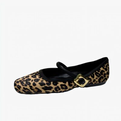 Mocassin style ballerine en motif léopard avec boucle dorée